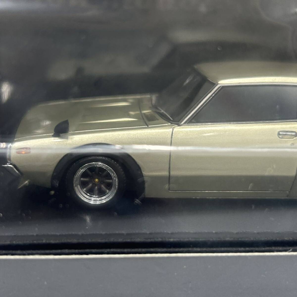 未使用 ignition model Nissan SKYLINE 2000 GT-R (KPGC110) Gold 0351 ミニカー 日産 スカイライン 1/43スケールの画像6