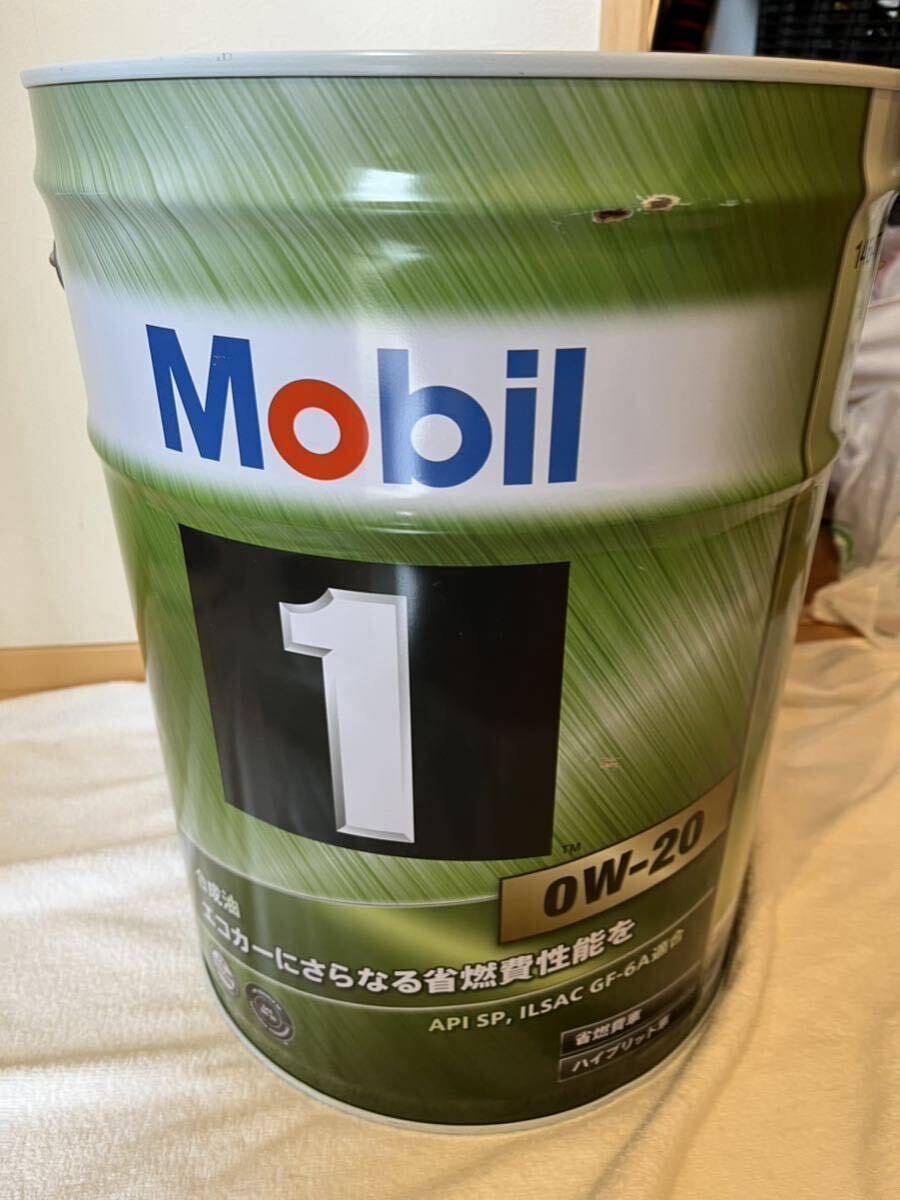 ★モービル1  0W-20 20Lペール缶 新品未使用 エコ ハイブリッド省燃費性能★③の画像1