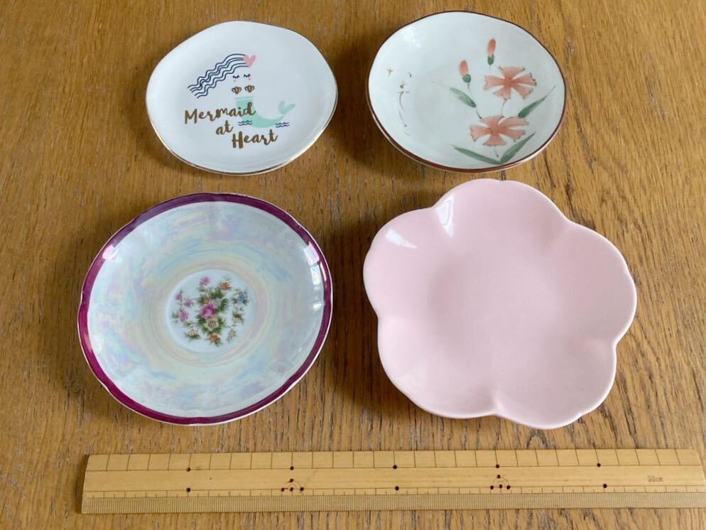 同梱大歓迎◆小皿色々◆4枚◆小皿◆ハワイ購入◆桜型◆年代モノ◆中古品_画像2
