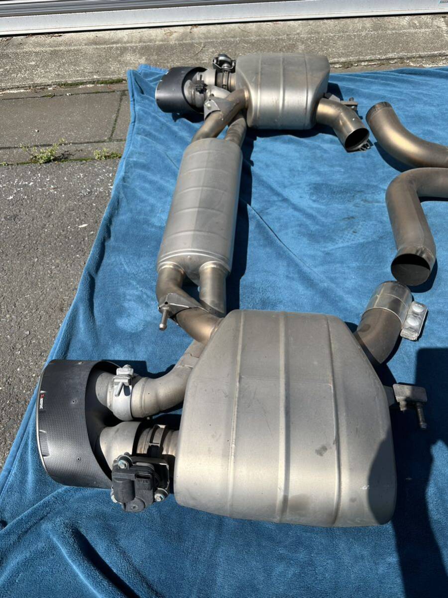 AUDI RS6 C8 AVANT用AKRAPOVIC エボリューションラインフルセット　Downpipe / Link pipe _画像2