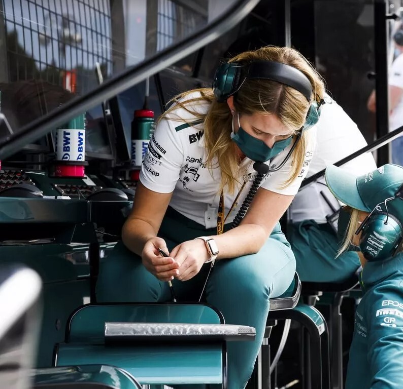 アストンマーティンF1チーム 2021支給品 上層部用 ピットシャツ アストンマーティンF1チーム 2021支給品 上層部用 ピットシャツ