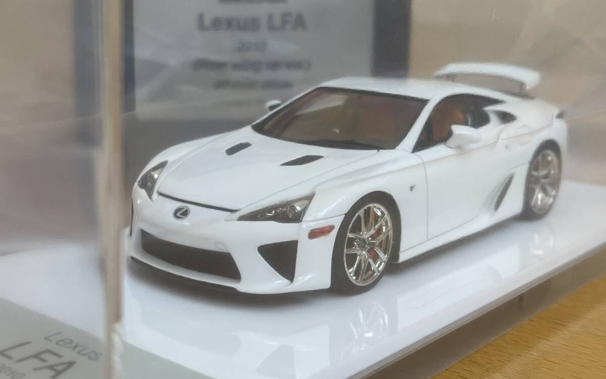 Lexus LFA (Rear wing up ver.)　レクサス　メイクアップ製　限定品　1/43_画像3