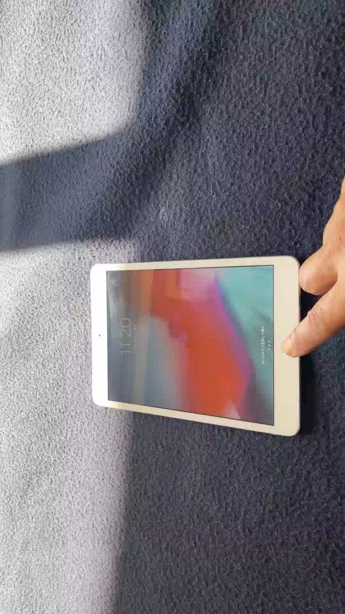iPad mini２wi-fi+ Cell 16GBバッテリー１００％ 画面：キズ・よごれなど無し 本体：ほとんどキズ・よごれ無し