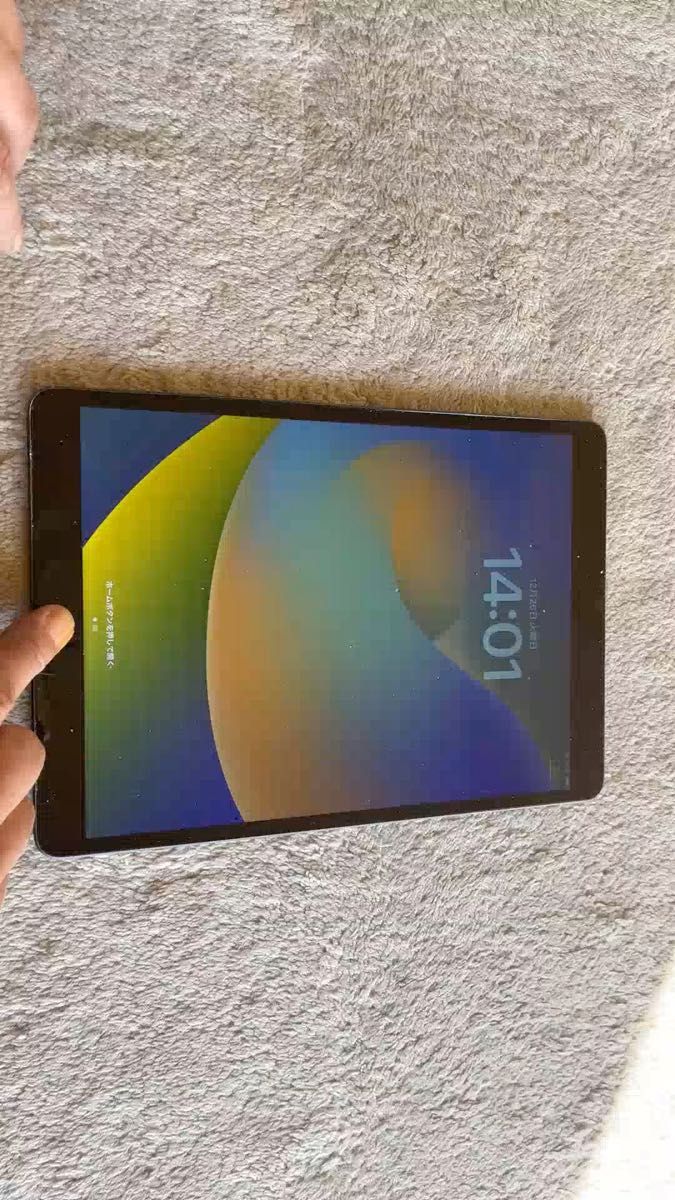 iPad Air第3世代 wifi A2152 ６４ＧＢ １０.５インチ バッテリー８３％ 画面：キズ・ヒビ無し 本体：小凹みあり