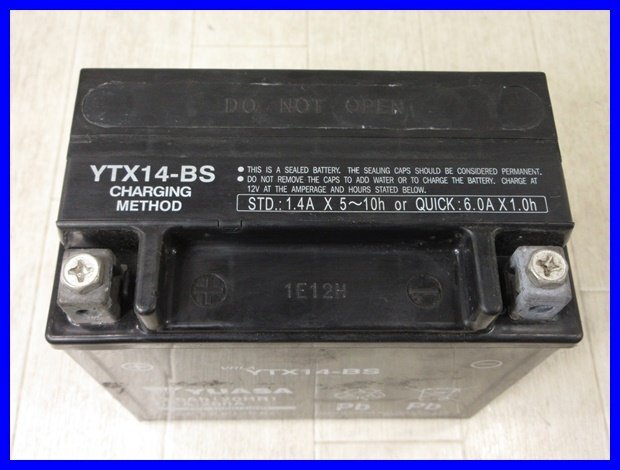 ◇タ65 XJR1200 4KG バッテリー YTX14-BS YUASA 60_画像3