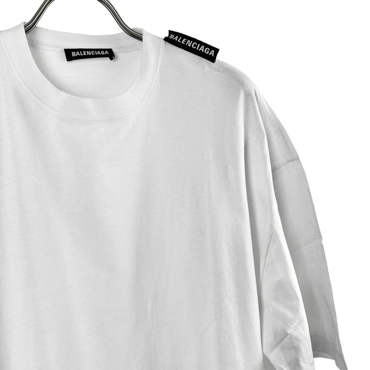 Balenciaga(バレンシアガ) Shoulder Logo Tag T Shirt (white Balenciaga(バレンシアガ) Shoulder Logo Tag T Shirt (white