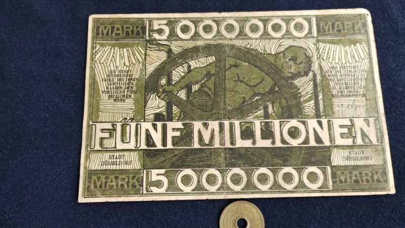 極美品 ドイツ地方紙幣 デュッセルドルフ市 1923年8月25日 500万マルクの画像1