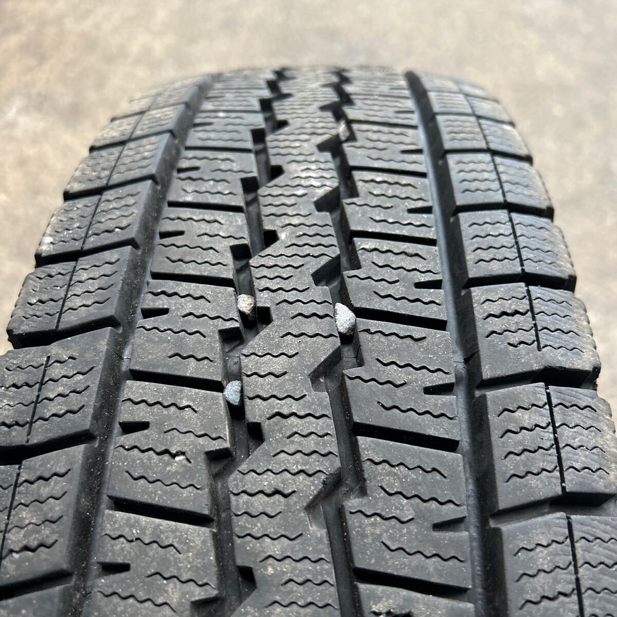 195/80R15 107/105L LT ダンロップ ウィンターマックス SV01 2023年製 バリ山 4本セット 引き取り可 千葉県木更津市より_画像6