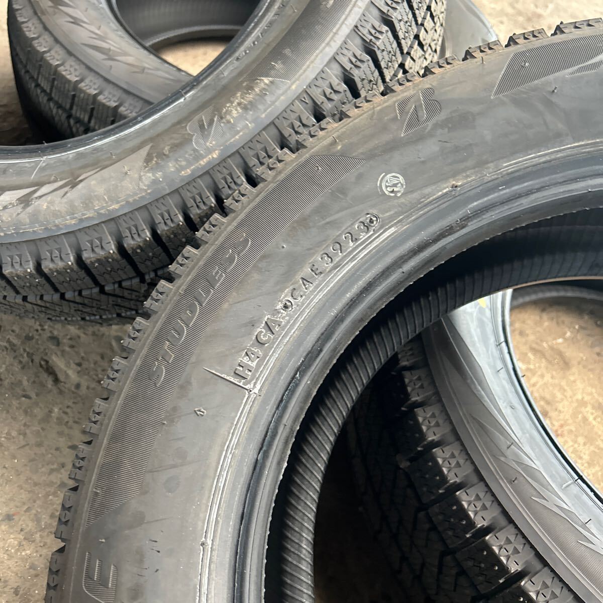 185/60R15 84Q ブリヂストン ブリザック VRX2 イボあり 4本セット 千葉県木更津市より 引き取り可 _画像2