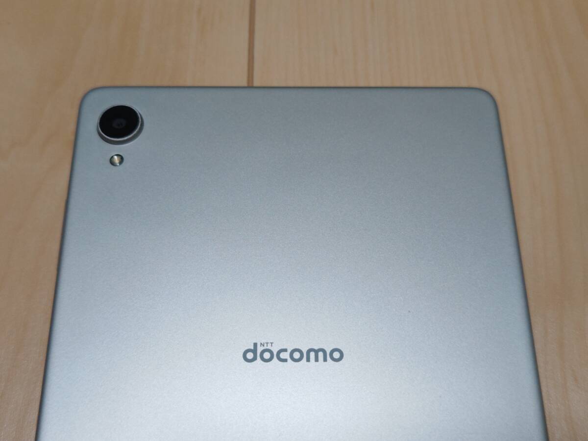 美品 判定○ NTTドコモ docomo dtab Compact d-42A ゴールド Lenovo 8型WUXGA Android 防水タブレットの画像8