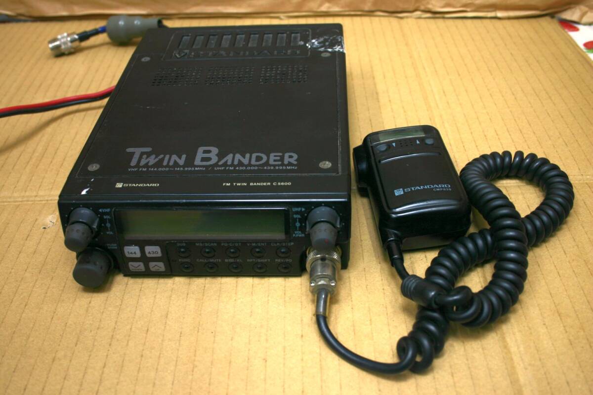 スタンダード　STANDARD 144/430MHz FM TWIN BANDER C5600D 　中古_画像2