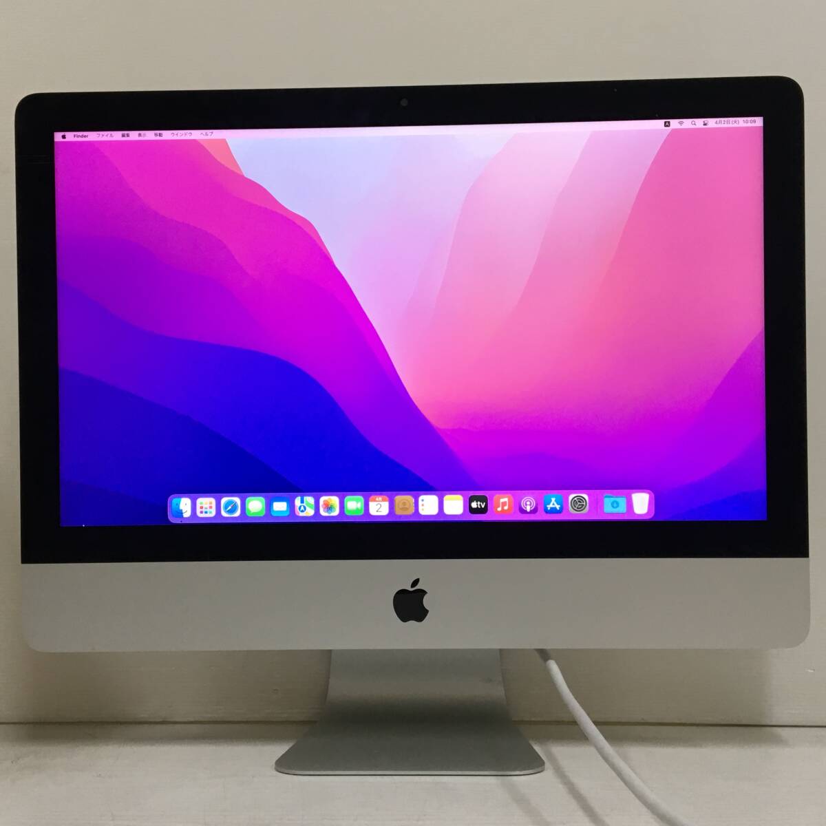 ☆【美品 21.5インチ】Apple iMac (21.5-inch, Late 2015) A1418 Core i5(5575R)/2.8GHz RAM:8GB/HDD:1TB Monterey ケーブル付属 動作品_画像2