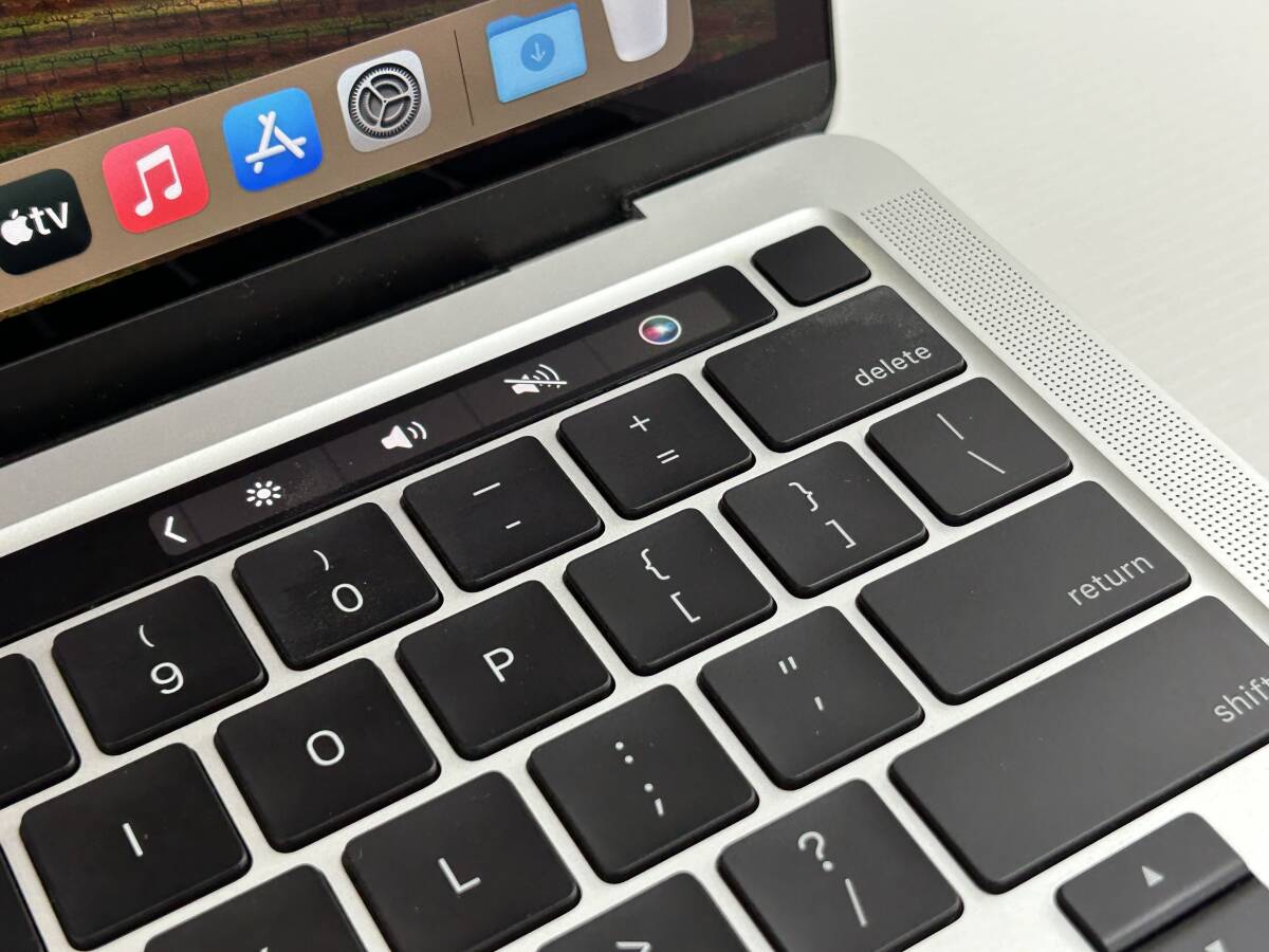 【美品☆充放電数51回】Apple MacBook Pro(13-inch,2020) A2251 Core i7(1068NG7)/2.3GHz RAM:32GB/SSD:1TB 13.3インチ AC付 Sonoma 動作品の画像7