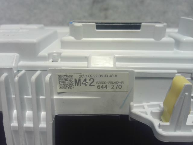 エスクァイア DAA-ZWR80G スピードメーター ハイブリッドGI 7人 220 83800-28M42 2ZR-FXE 走行距離36,720km_画像9