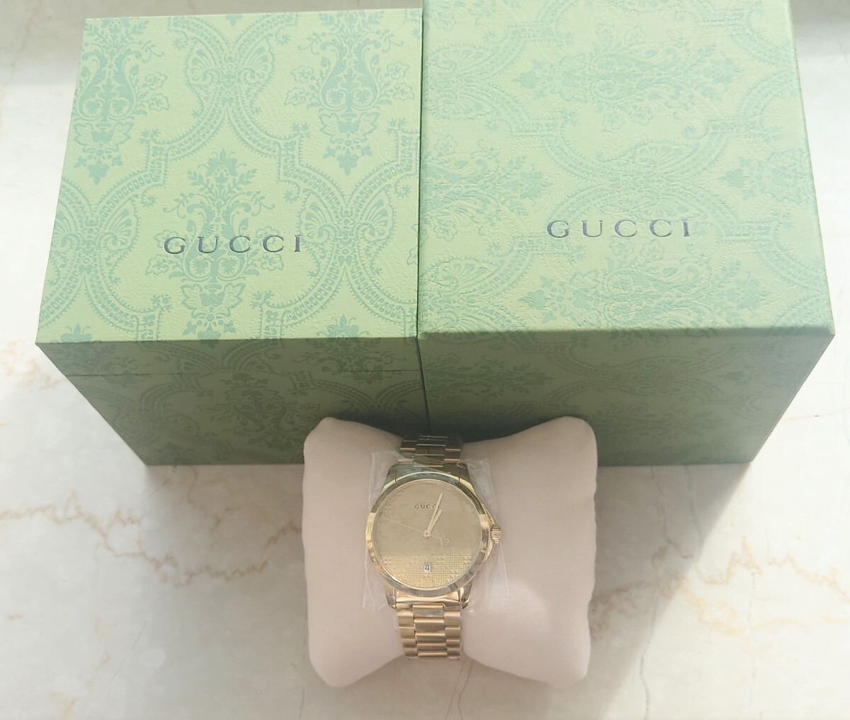 新品未使用　GUCCI　腕時計　Gタイムレス　ゴールド　メンズ　YA126461　ウォッチ　金　グッチ_画像9