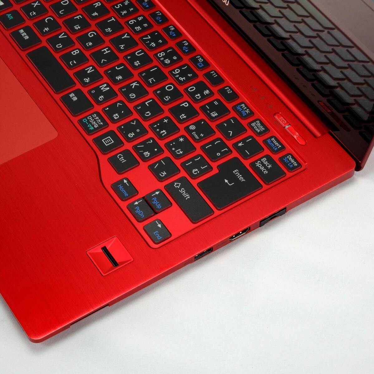 【超美品】LIFEBOOK UH90/M★Core i5-4200U/HDD500GB/4GBメモリ/14型/超高解像度WQHD+/タッチパネル/WLAN/Webカメラ/Win11/Office H＆B2019の画像4