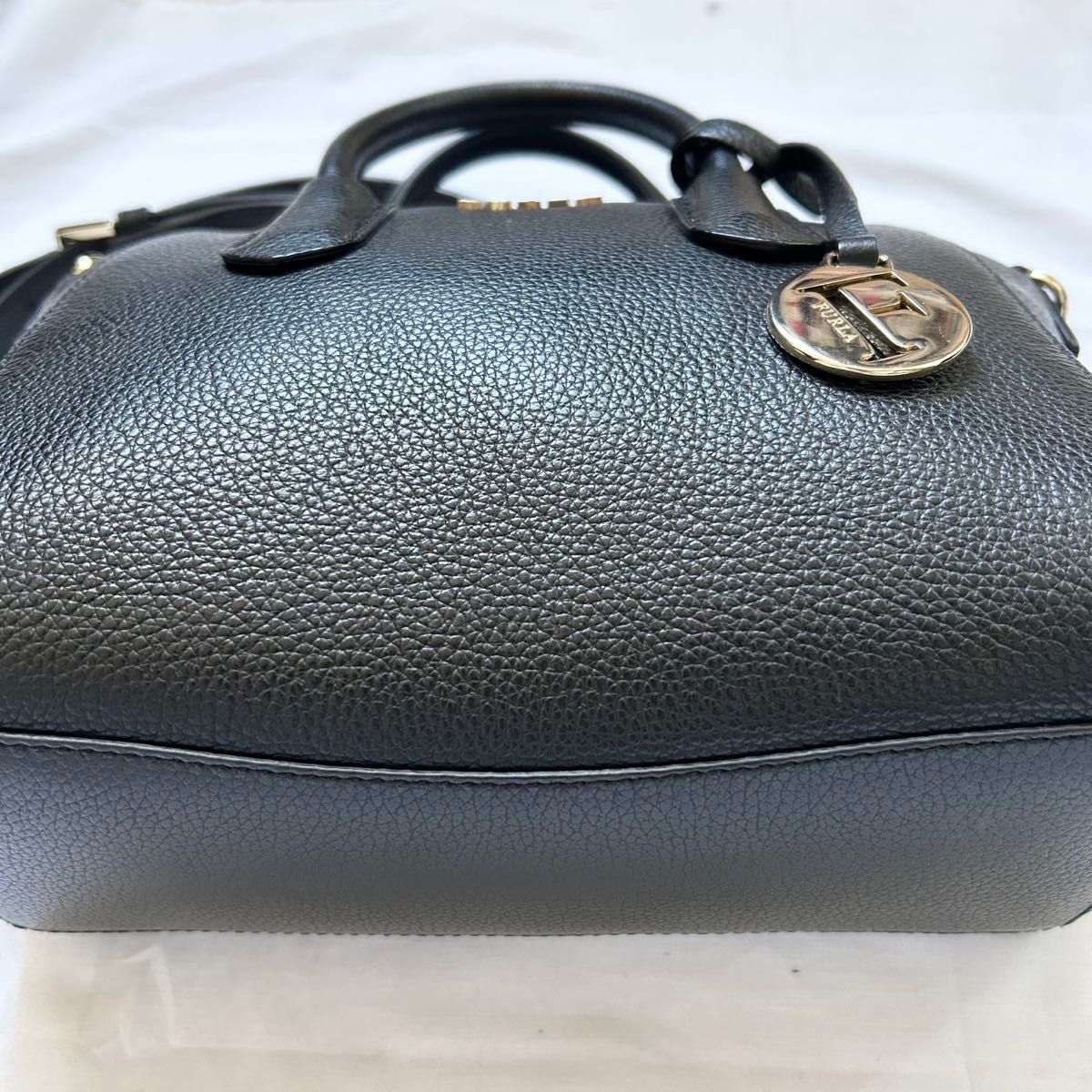 極美品 2way FURLA ショルダーバッグ ハンドバッグ 本革 極美品 2way FURLA ショルダーバッグ ハンドバッグ 本革