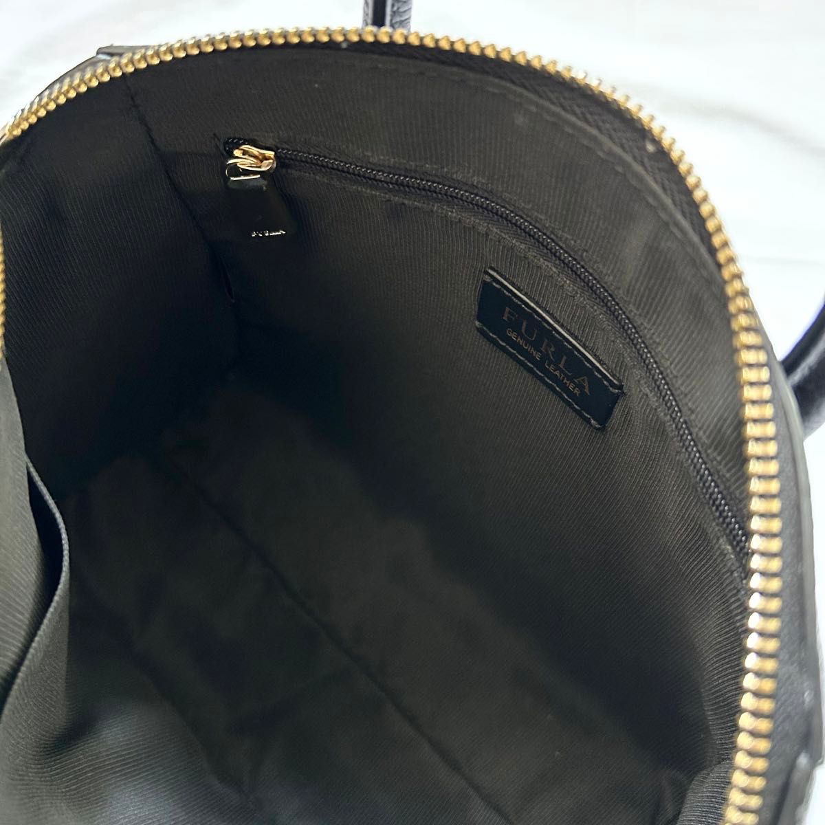 極美品 2way FURLA ショルダーバッグ ハンドバッグ 本革 極美品 2way FURLA ショルダーバッグ ハンドバッグ 本革