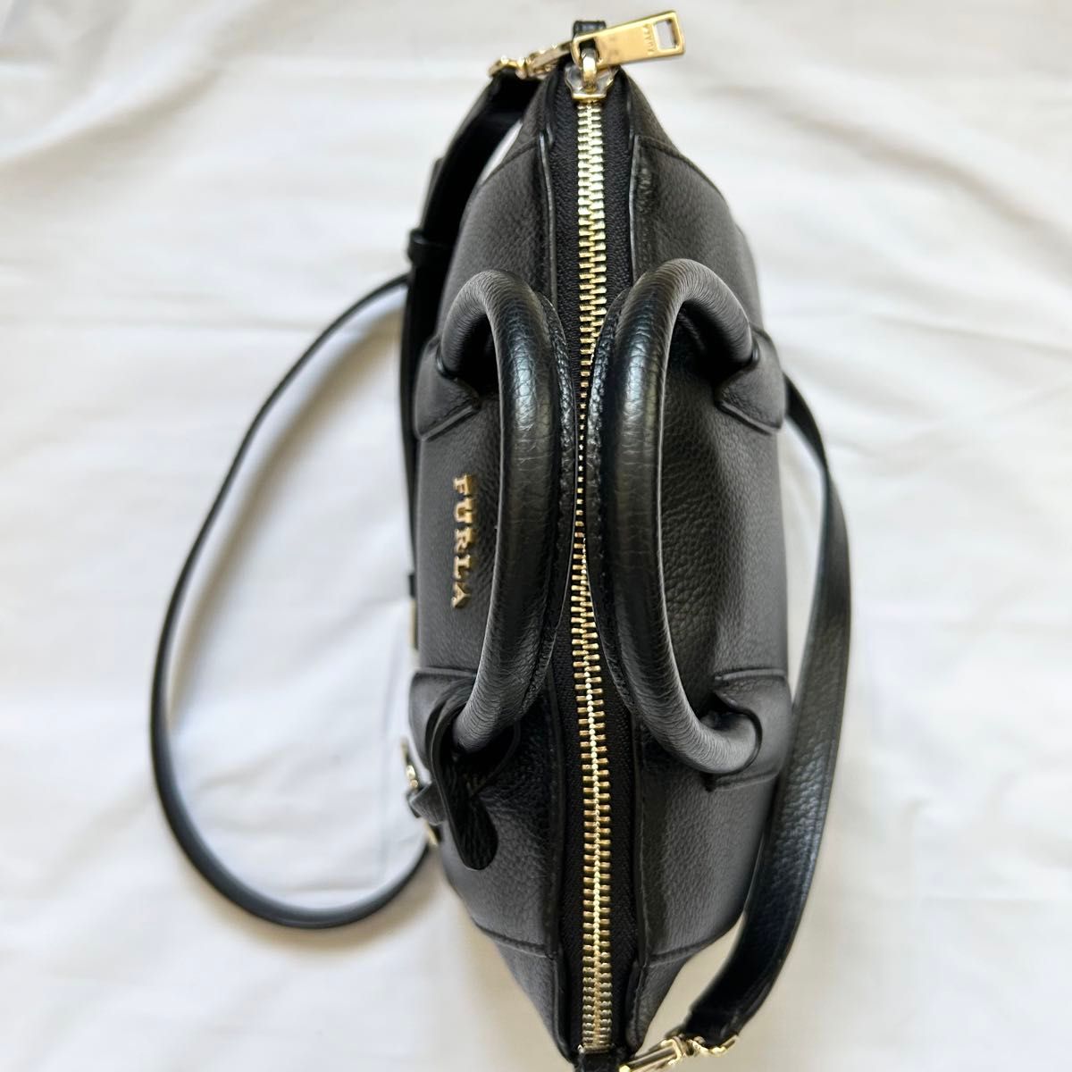 極美品 2way FURLA ショルダーバッグ ハンドバッグ 本革 極美品 2way FURLA ショルダーバッグ ハンドバッグ 本革