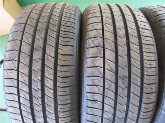 送料無料 235/45R18 DUNLOP ルマンV+ 2023年製 4本セット 7.5mmぐらい バリ溝の画像2