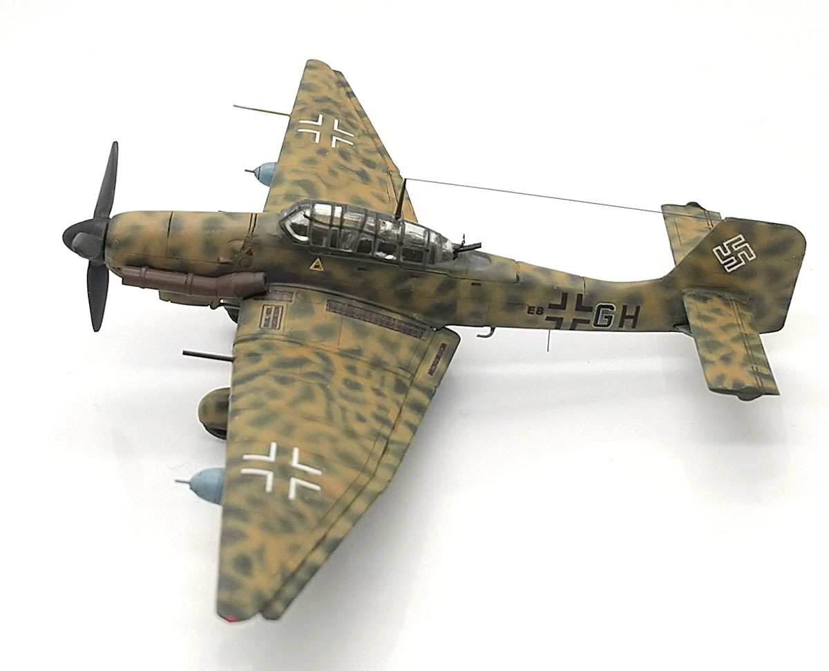 1/144 完成品 ユンカース Ju-87D-5N E8+GH 夜間攻撃スツーカ 消炎排気管装着_画像3