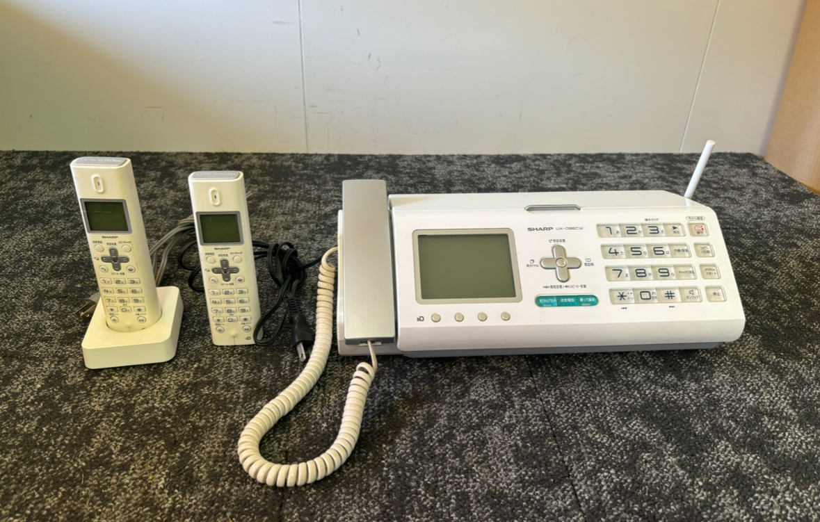 1000円スタート SHARP シャープ パーソナル ファクシミリ 電話機 UX-DS6CW 子機 充電器 付きの画像1
