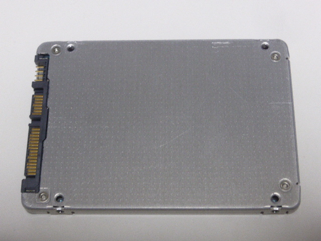 KIOXIA SSD KHK6YRSE3T84 SATA 2.5inch 3.84TB(3840GB) 電源投入回数46回 使用時間922時間 正常判定 本体のみ ラベル欠品 中古品です③_画像1