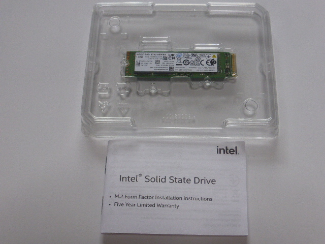 INTEL SSD 670p SERIES M.2 NVMe Type2280 Gen 3.0x4 1024GB(1TB) 電源投入回数11回 使用時間2時間 正常100% SSDPEKNU010TZ 中古品ですの画像5