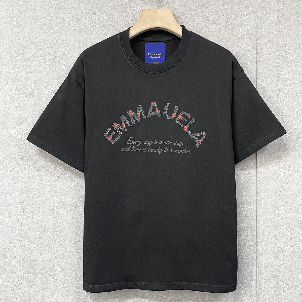 個性・半袖Tシャツ 定価2万◆Emmauela・イタリア・ミラノ発◆コットン100％ 速乾 吸汗 薄手 バラ ロゴ カットソー 定番 男女兼用 2XL/52_画像1