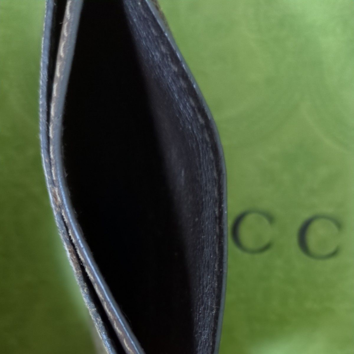 GUCCI グッチ カード パス ケース 定期 入れ ホルダー GG 革 正規品 茶色 イタリアン レザー 牛 本革 3 ポケット