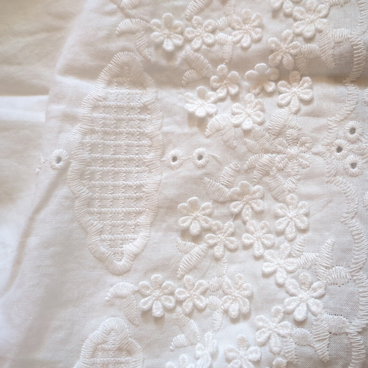 サマンサモスモス ティアードスカート 花刺繍 白 ウエストゴムの画像6