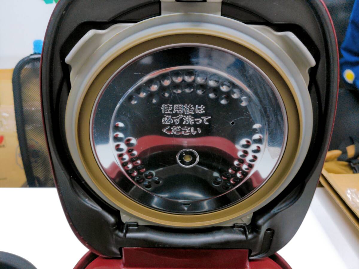RC-10VRL 東芝 TOSHIBA 真空IHジャー炊飯器 炊飯ジャー (5.5合炊き) 2017年製 通電確認済み 動作品 ジャンク品（ス041）の画像8