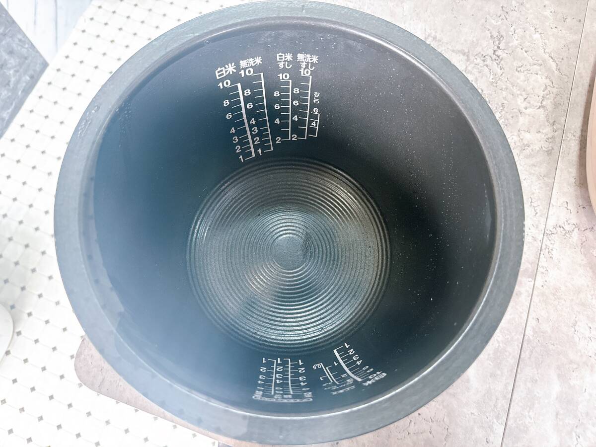 RC-18VSE3 P 東芝 TOSHIBA 真空圧力IHジャー炊飯器 炊飯ジャー (１升炊き)　2015年製 通電確認済み 動作品　ジャンク品（ス075）_画像9