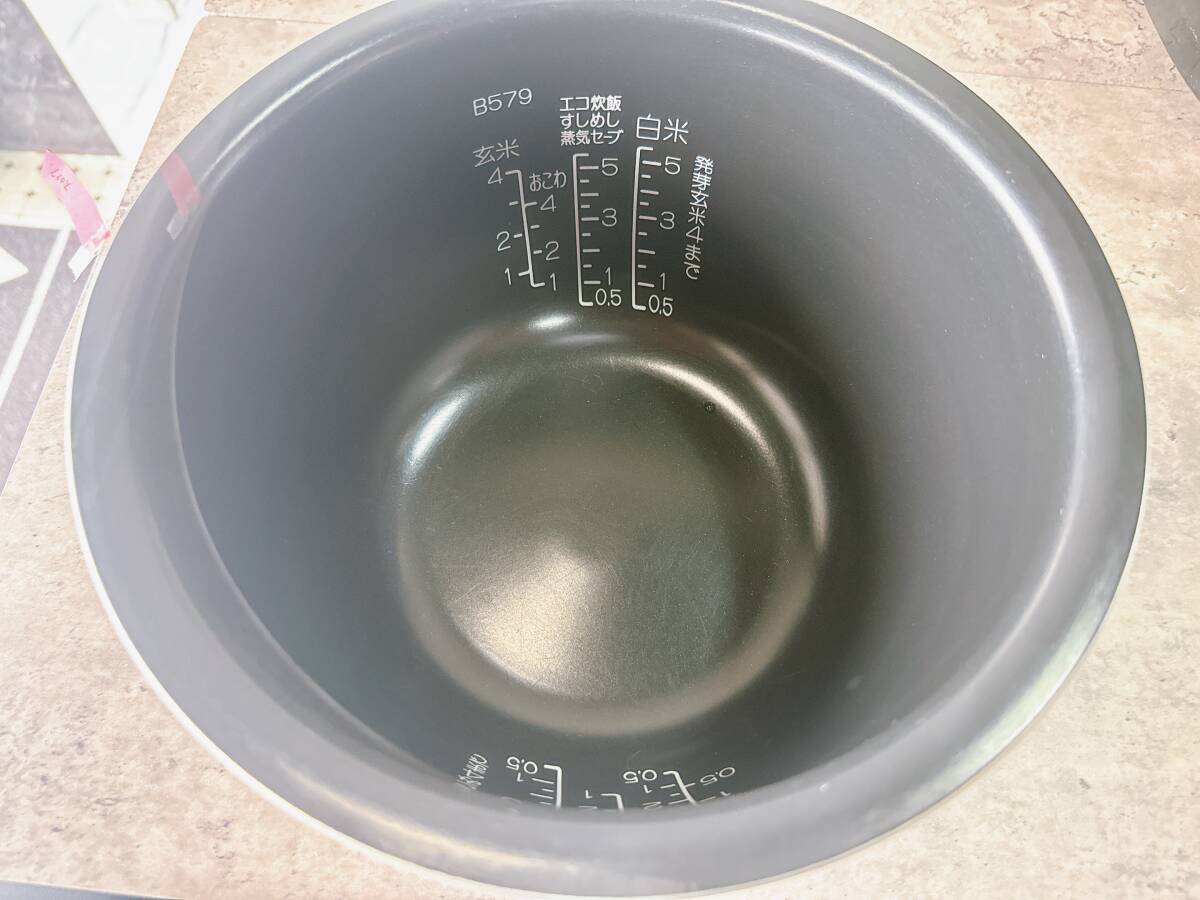 NW-JW10 BA 象印 ZOJIRUSHI 圧力IH炊飯ジャー炊飯器 炊飯ジャー (5.5合炊き) 2021年製 通電確認済み 動作品 中古（ス077）の画像8