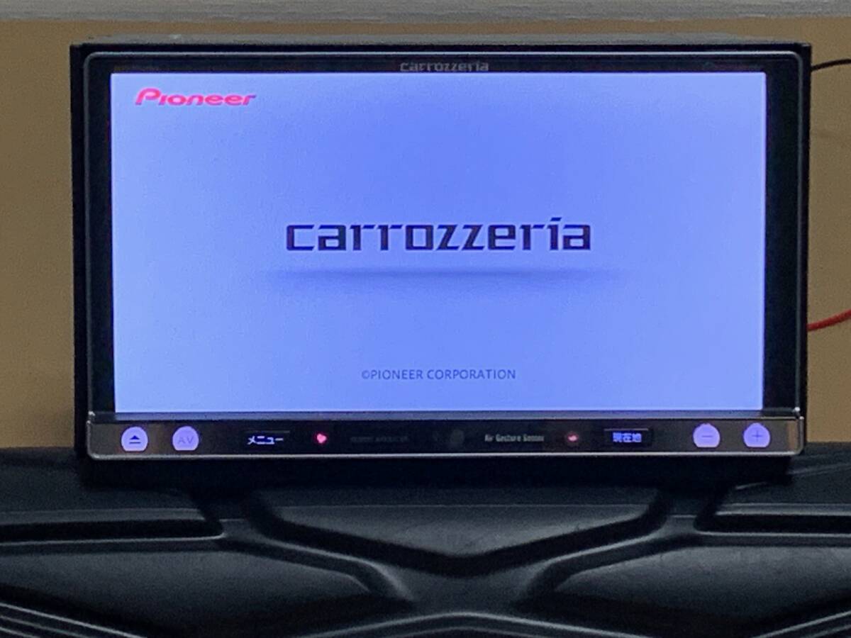新品バックカメラ+新品パーツ多数付属 即決特典あり カロッツェリア AVIC-MRZ099 最新地図2023年第1.1.2版 楽ナビ Bluetooth対応 MRZ009の画像1