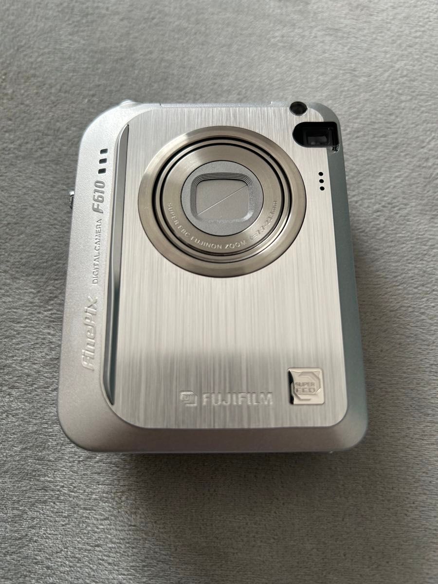 ほぼ新品 訳あり FUJIFILM FinePix F610 デジタルカメラ 付属品 ほぼ新品 訳あり FUJIFILM FinePix F610 デジタルカメラ 付属品