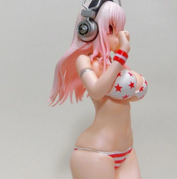 未開封 ★ すーぱーそに子 サマービーチフィギュアカラフルマカロンVer. アップルマカロン ビキニ 水着 本体の高さ約20cm_画像3