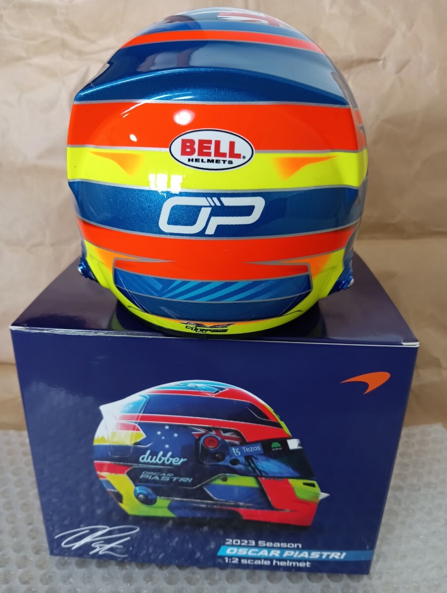 F1 1/2 size helmet O. earrings toli with autograph Oscar Piastri 2023 McLAREN Bell