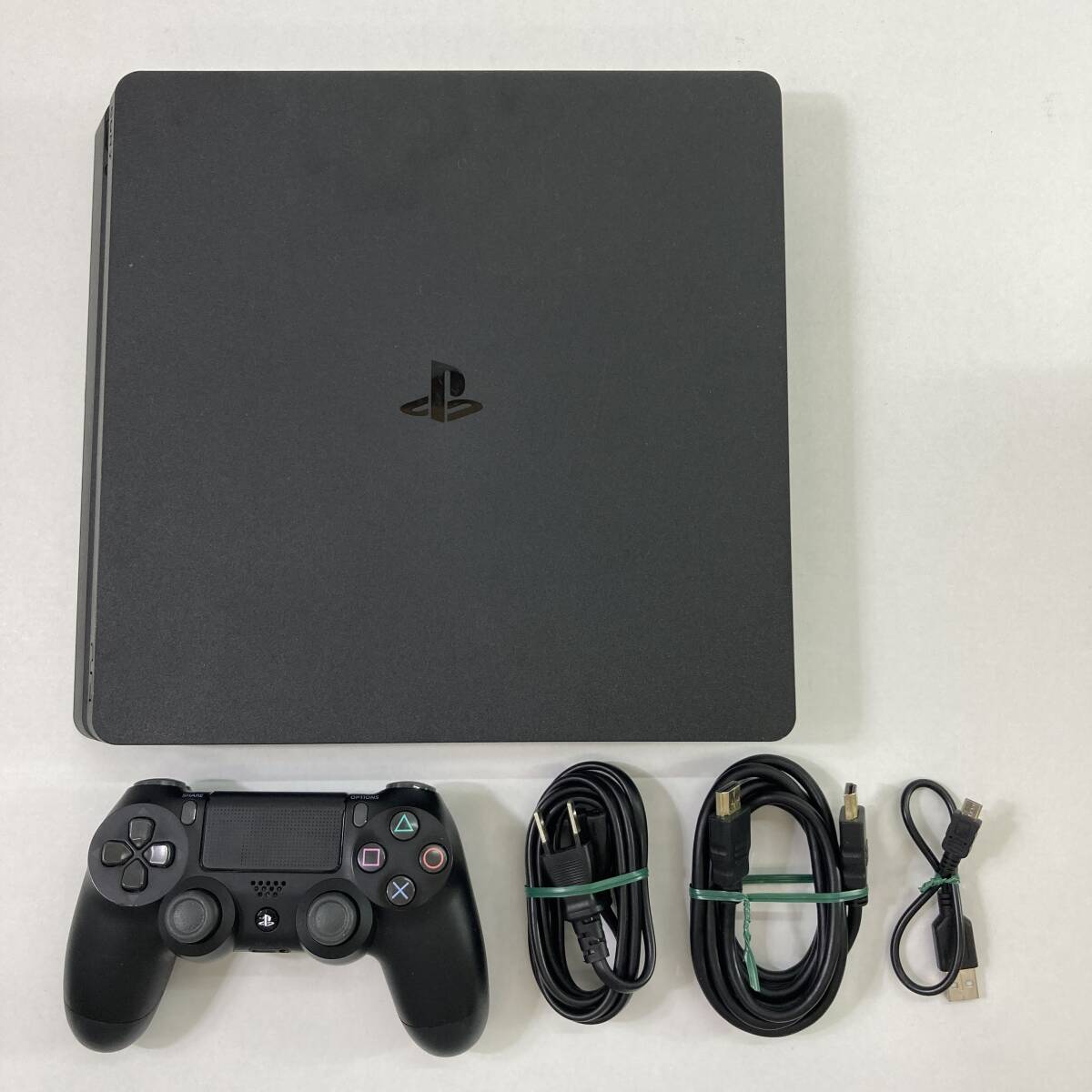 (25871)〓【1円～】PlayStation 4本体 CUH-2000A 【Sony/ジェット・ブラック/500GB/テレビゲーム機/PS4/プレイステーション】 中古品_画像1