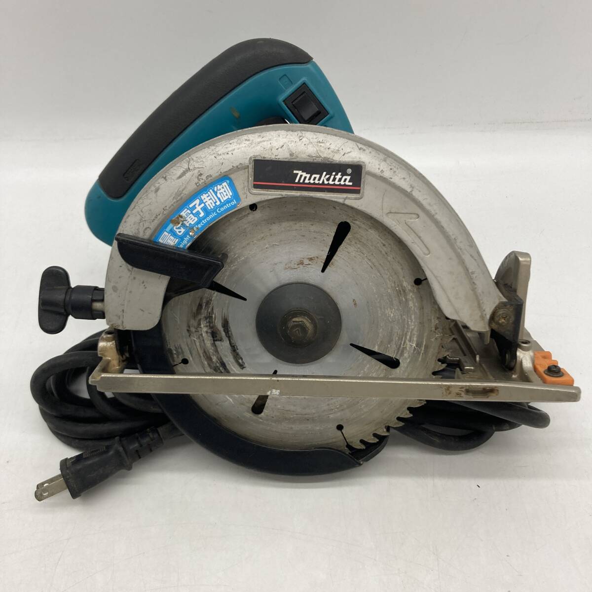 (26392)△ Makita マキタ 165mm 電子マルノコ モデル 5633CBA 2003年製 ※角度調節ネジ欠品※ 【中古品】_画像1