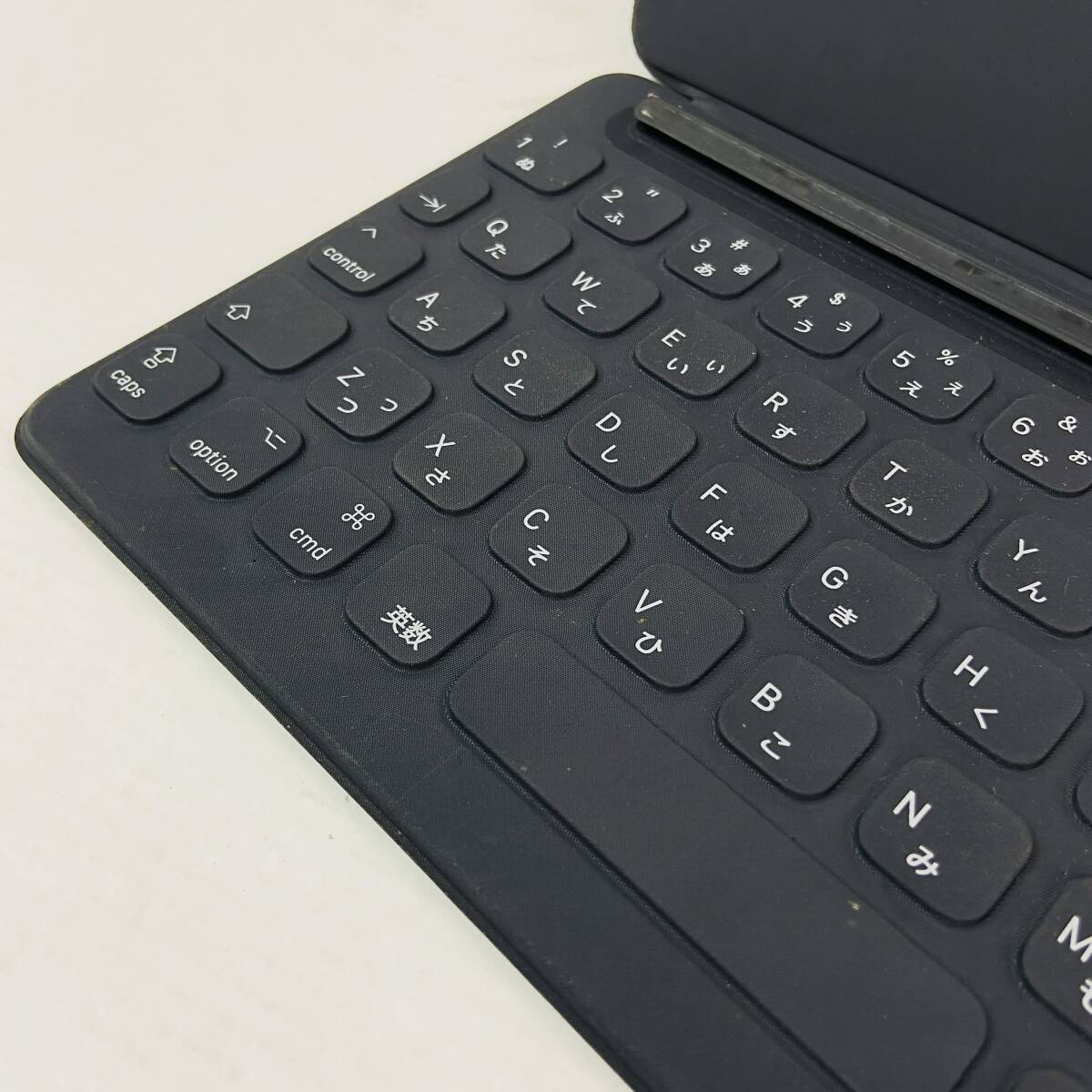 (26701)△ Apple 10.5インチ iPad Pro用 Smart Keyboard MPTL2J/A [アップル/スマートキーボード] ※動作未確認【中古品】の画像4