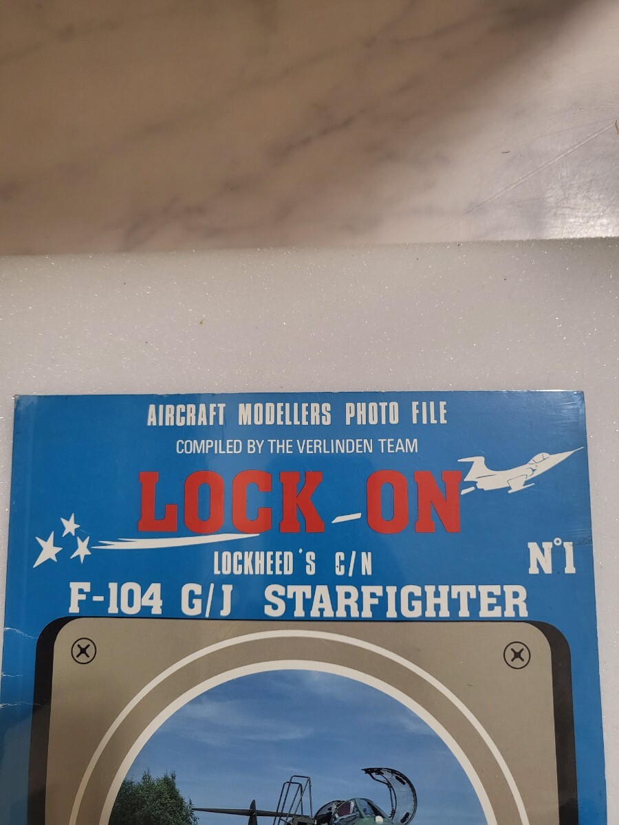 絶版専門書 洋書 Lock On No. 1 - Lockheed's C/N F-104 G/J Starfighter Paperback 戦闘機写真の画像10