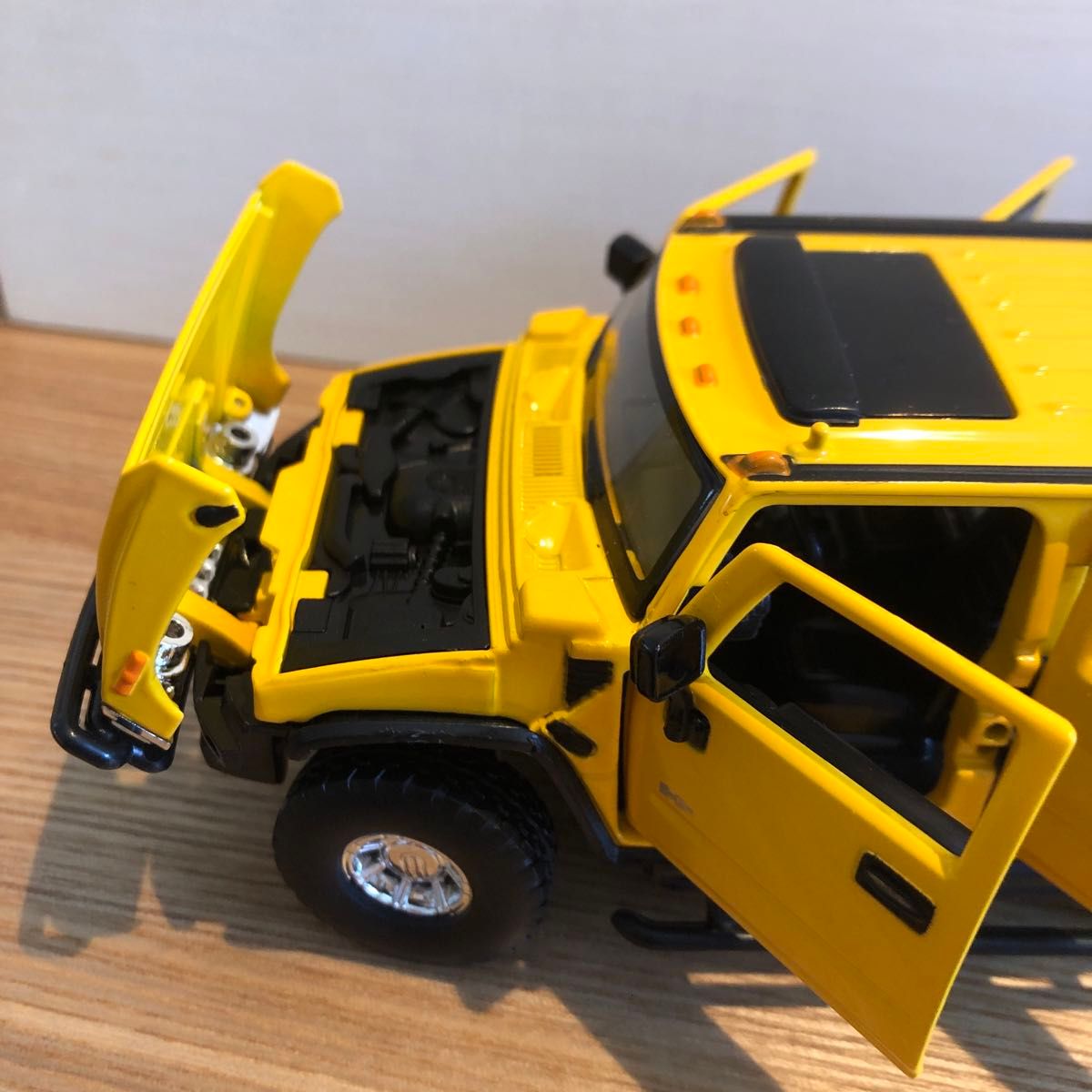 新品　1/32　ハマー　H2　ミニカー　イエロー　HUMMER　H2 Hummer