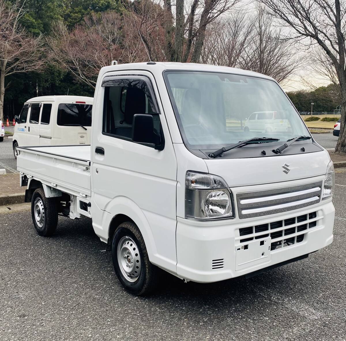 スズキ キャリィ ！KCエアコン・パワステ農繁 セーフティ サポート装着車！初年度Ｒ5年2月！低走行2200キロ！！車検Ｒ8年4月までの画像1