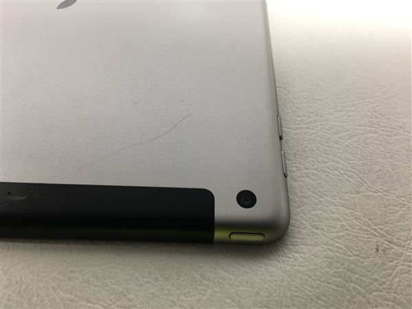 iPad 9.7インチ 第5世代[32GB] セルラー SIMフリー スペースグ…_画像4