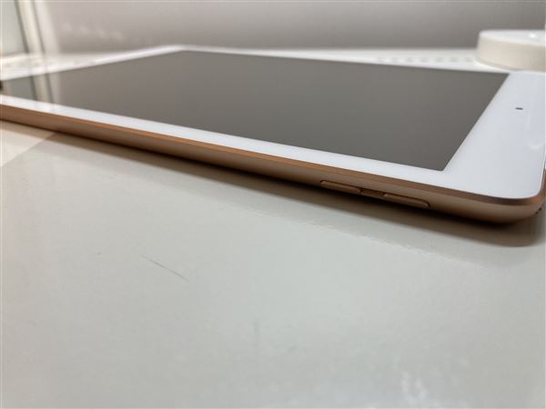 iPad 9.7インチ 第6世代[128GB] セルラー docomo ゴールド【安…_画像4