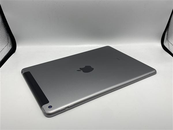 iPad 9.7インチ 第6世代[32GB] セルラー SIMフリー スペースグ…_画像4