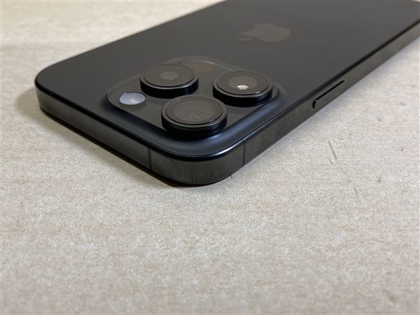 iPhone15 Pro[256GB] au MTUC3J ブラックチタニウム【安心保証】の画像4