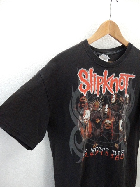 00's  винтажный  /Slipknot:... "губа" .../2004 год   копия  light /...  корпус   WE WON'T DIE ...  футболка / черный /Lsize