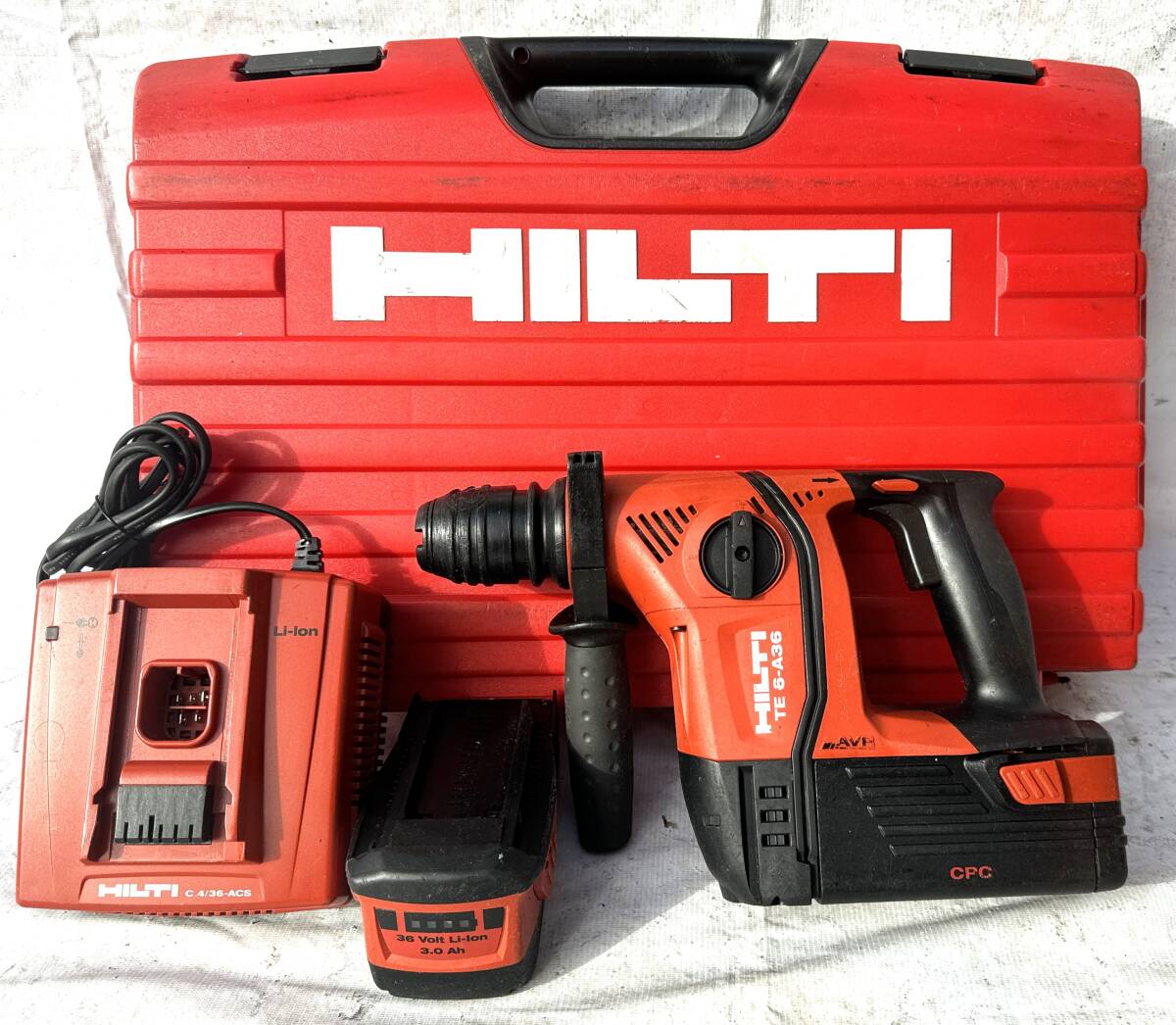 23.★ヒルティ★HILTI★TE6-A36★プロ用 ★ロータリーハンマードリル★バッテリ2個の画像1